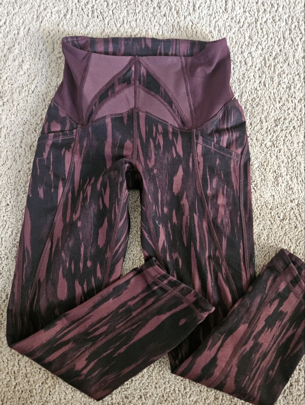 Lululemon Rare Exquisite Crop Leggings
